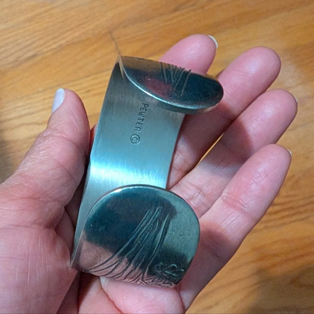 Vintage Salisbury Pewter Flower of the Month Narcissus DECEMBER Cuff Bracelet